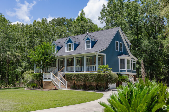 Find classic style homes with half acre lawns at Darrell Creek in Mount Pleasant.