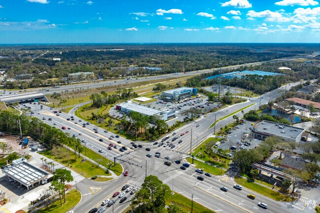 In Crane Lakes access to I-95 is just minutes away.