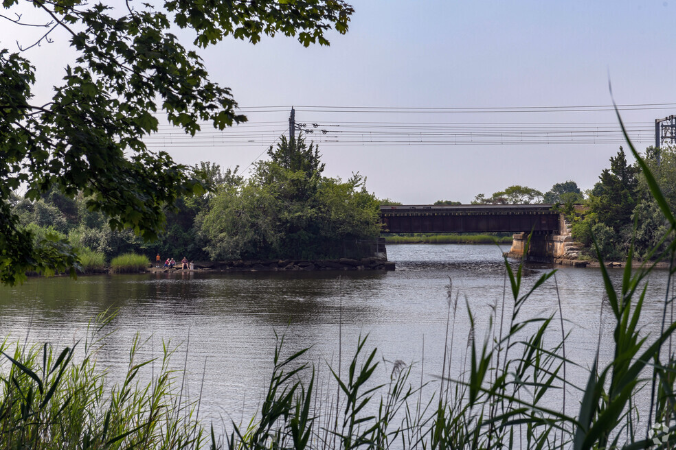 NH_PoquonockBridge_ 556190_p2_v2_al_082724