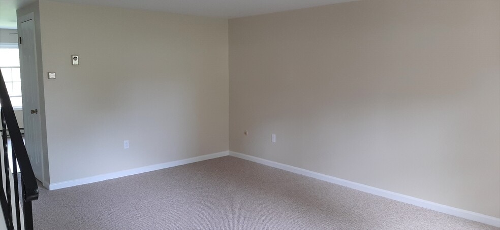 Living Room pic #1