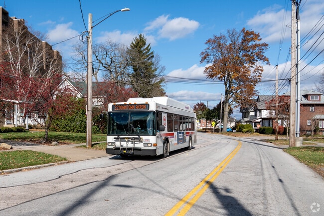 Ride the 32 bus from Broad Boulevard to downtown Akron.