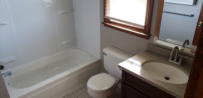 Nice and clean bathroom upstairs