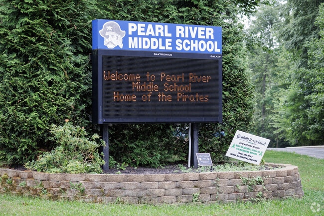 Pearl River Middle School is a highly rated public school in Pearl River, NY.