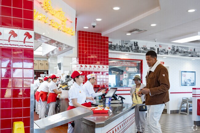 Locals love In-N-Out hamburgers in Fairmede Hilltop.