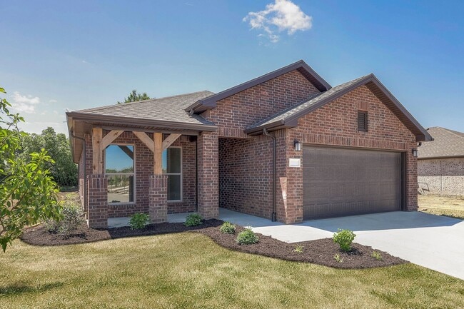 8338 Cassidy St, Lenexa, KS 66227 - photo 2