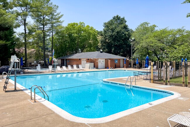 Idylwood has many amenities like public pools to beat the summer heat.