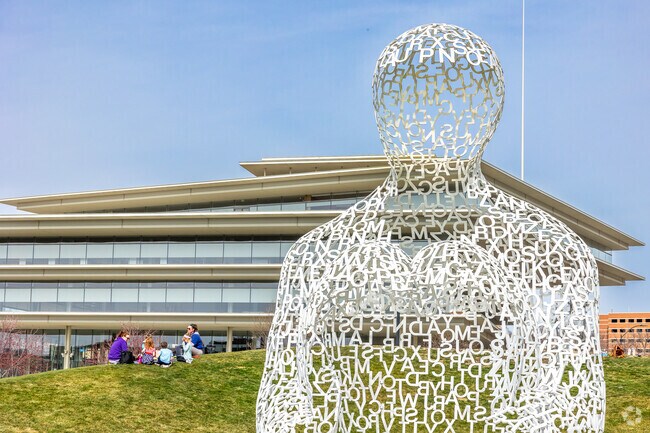 Families and groups enjoy picnics amongst the beautiful and massive sculptures downtown.