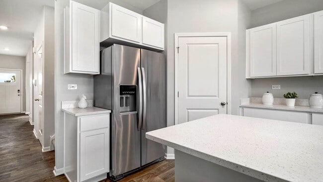 978 Garnet Ln, Montgomery, IL 60538 - photo 7