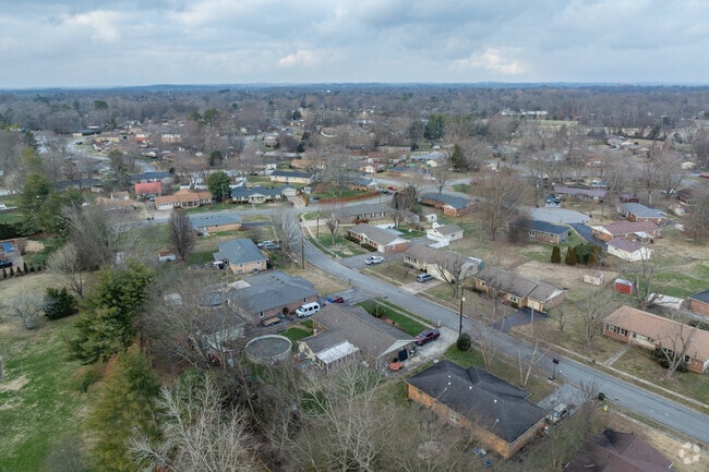 Hopkinsville is home to a variety of house styles.