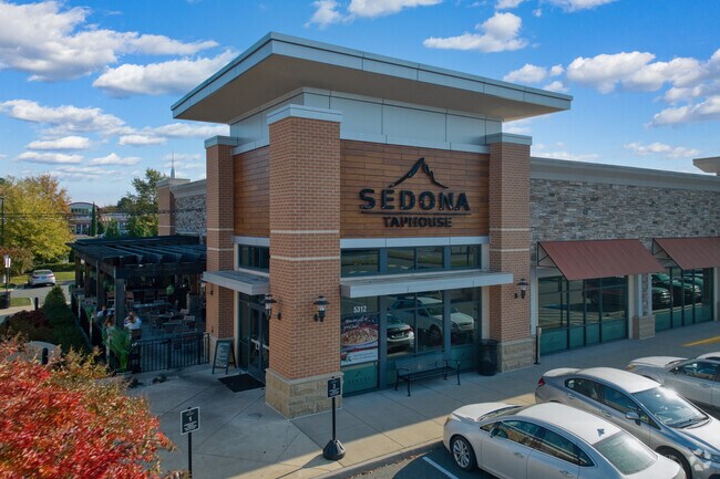 Sedona Taphouse offers contemporary American fare to residents of Twin Hickory.