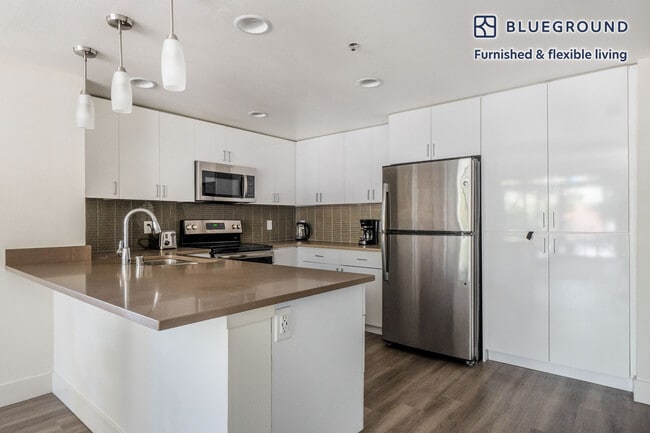 2400 W El Camino Real unit FL3-ID1417, Mountain View, CA 94040 - photo 7