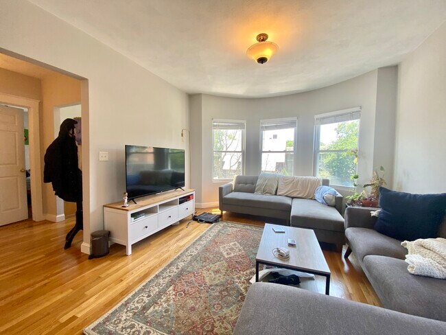 1433 Cambridge St unit 1, Cambridge, MA 02139 - photo 7