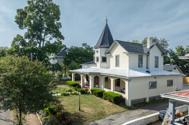 Victorian homes with well maintained yards can sometimes be found in Mountain View.