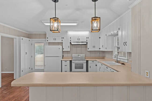 110 Byrd St, Enterprise, AL 36330 - photo 6