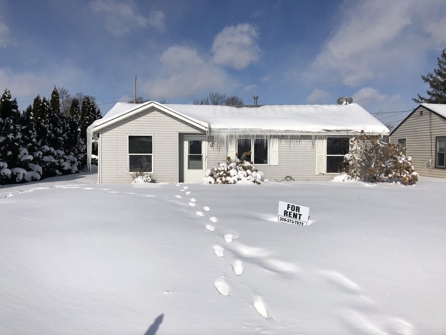 533 15th Ave, Silvis, IL 61282 - photo 1