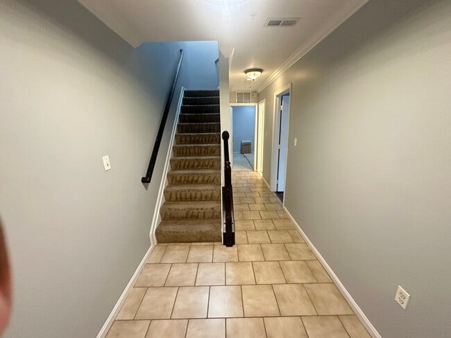 814 Hr Dr SE, Washington, DC 20032 - photo 2