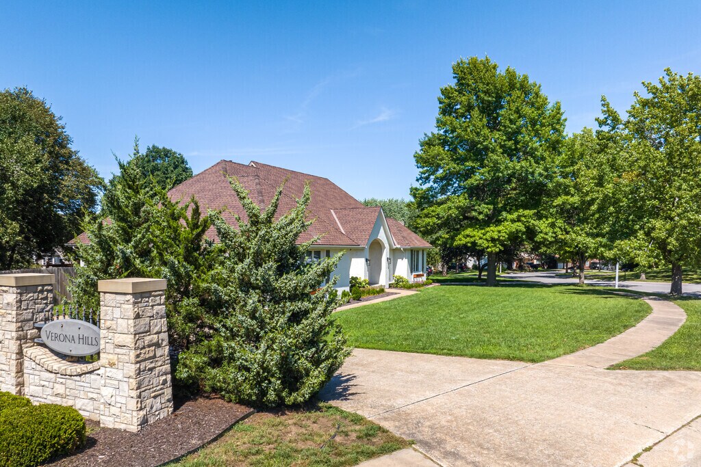 About Verona Hills Schools, Demographics, Things to Do