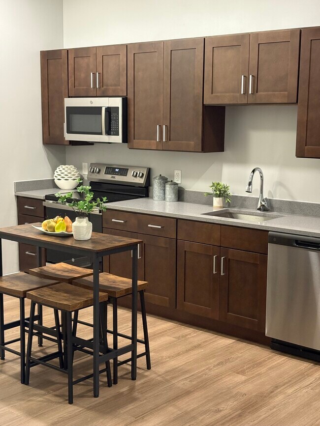 Residences at Chestnut, Manchester, NH 03101 - photo 5