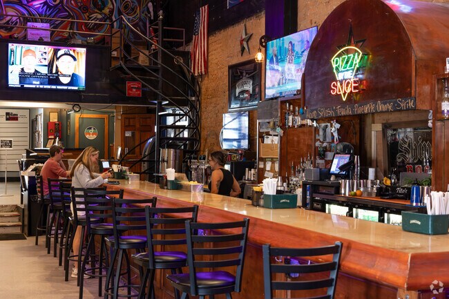 Fabiano's Pizzeria of Newnan has some of the best slices in the East Newnan area.