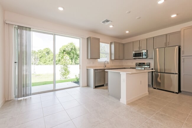 1471 Tristar Dr, Plant City, FL 33563 - photo 6