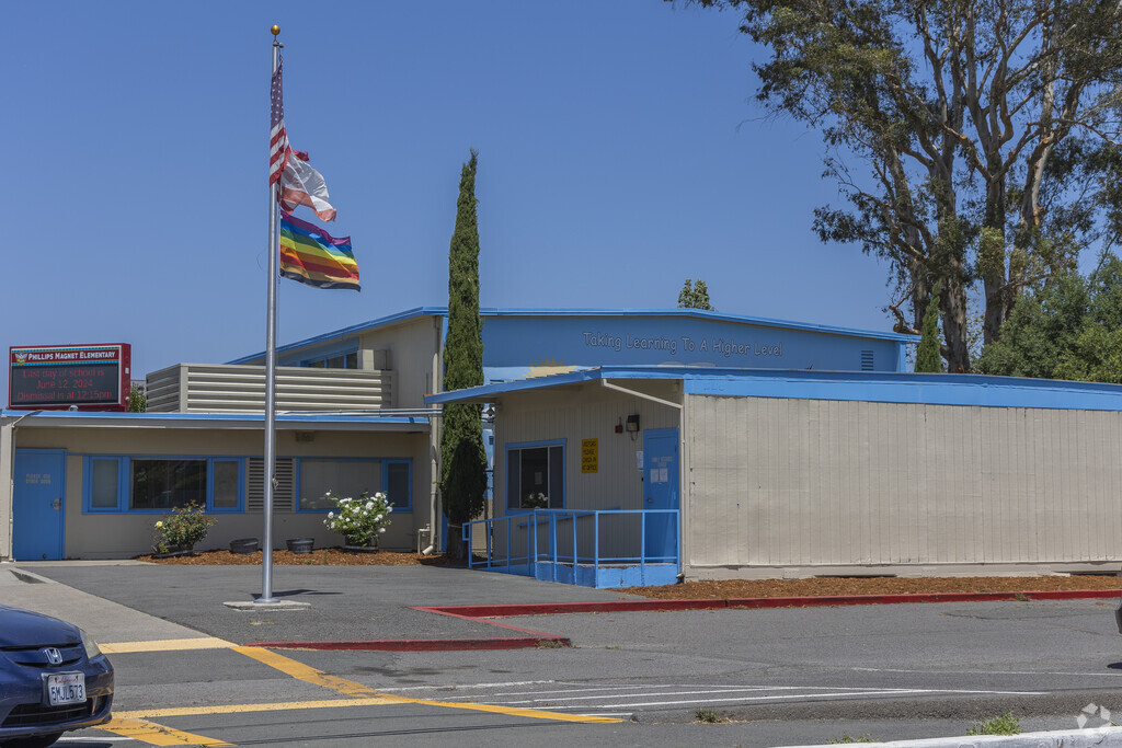 Phillips Elementary is a public elementary school.