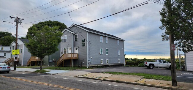 27 Douglas Ave unit 3, Providence, RI 02908 - photo 2