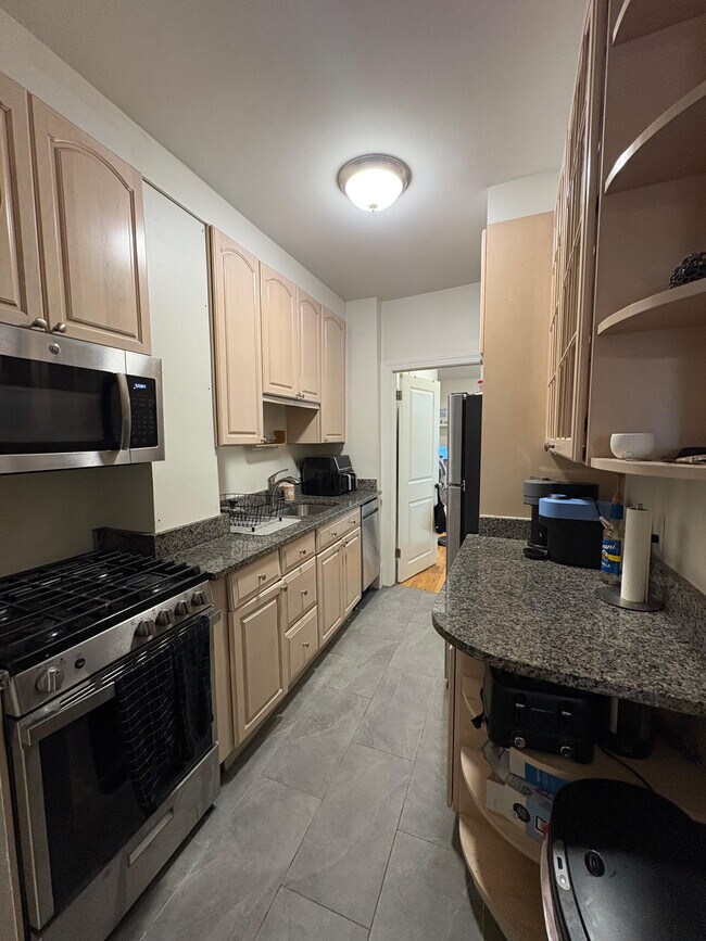 57 W Cedar St unit 1, Boston, MA 02114 - photo 6