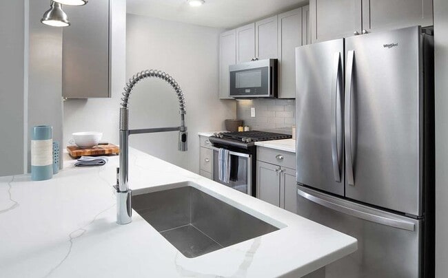 99 Needham St unit 1315H, Newton, MA 02461 - photo 3