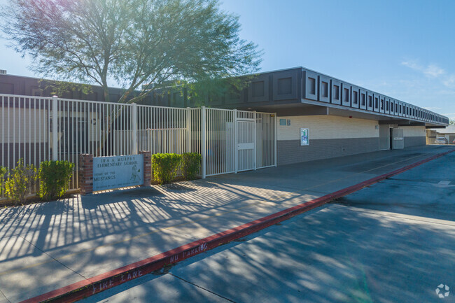 In Glendale, Ira A Murphy Elementary is a haven for curious and eager learners.