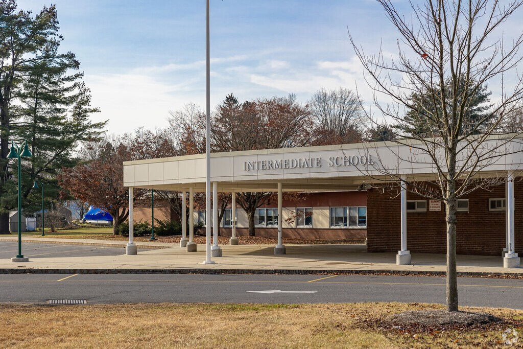 Hudson Falls Intermediate School serves more than 330 students throughout Hudson Falls.