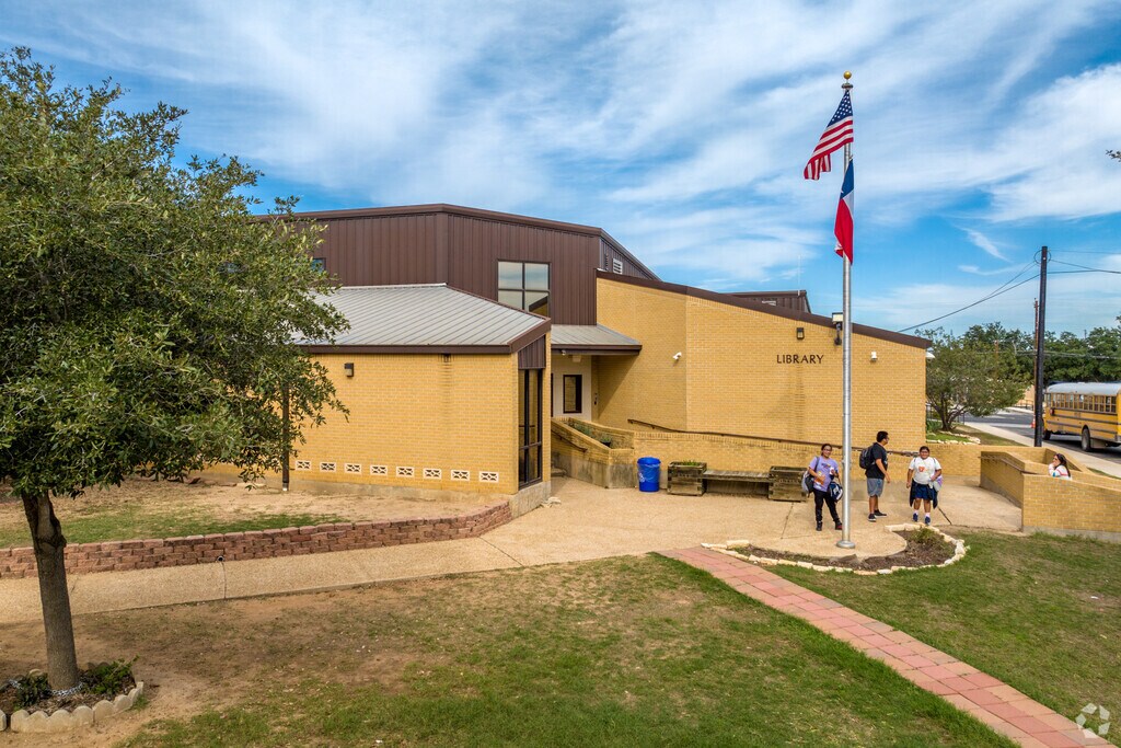 Poth High School, Rankings & Reviews