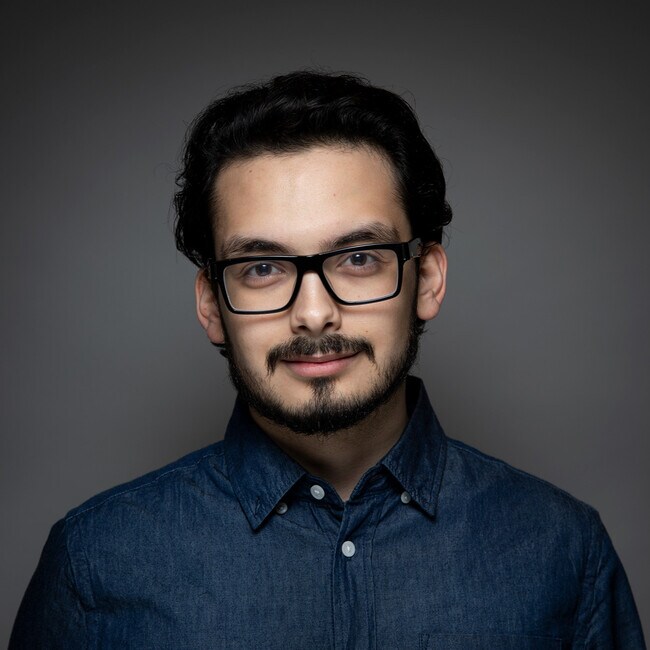 Agent Photo