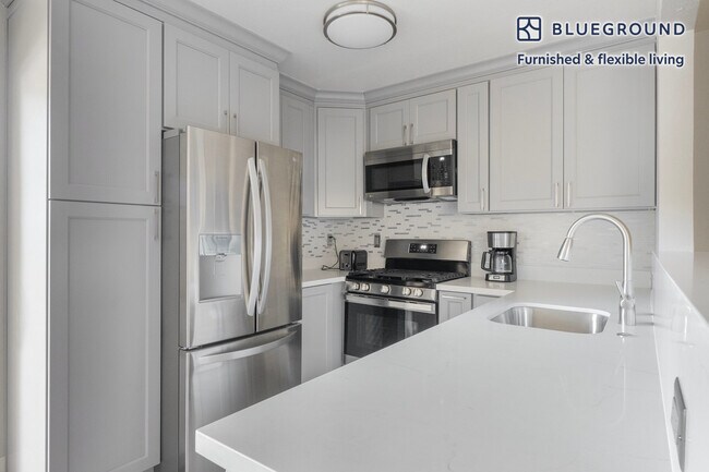 906 Burbank Dr unit FL0-ID1487, Santa Clara, CA 95051 - photo 7