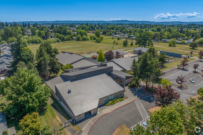 Aerial view of Indian Hills Elementary School in Aloha, Oregon.