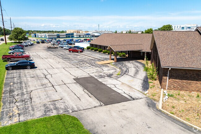 The student population of Evansville Christian School is 847.