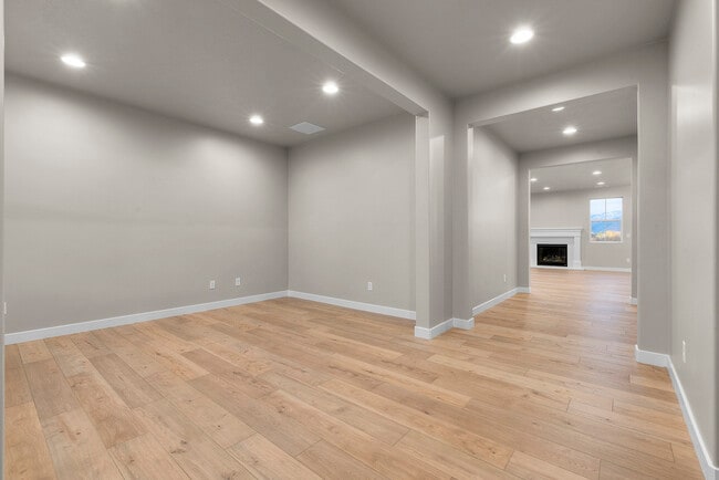 1882 S 2475 W, West Haven, UT 84401 - photo 2