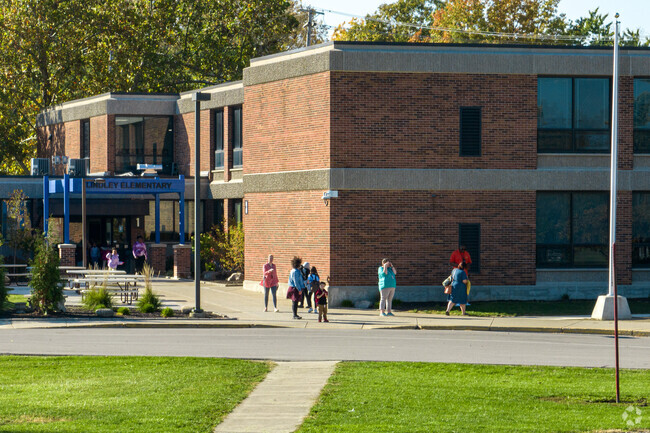 Lindley Elementary School Bus Pick-Up