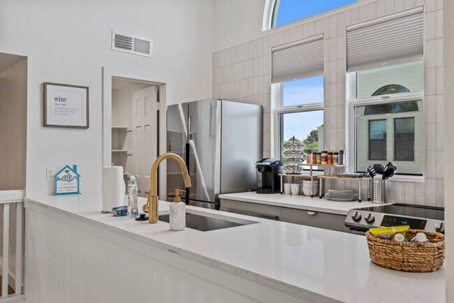 909 E Camelback Rd unit ID1366951P, Phoenix, AZ 85014 - photo 3