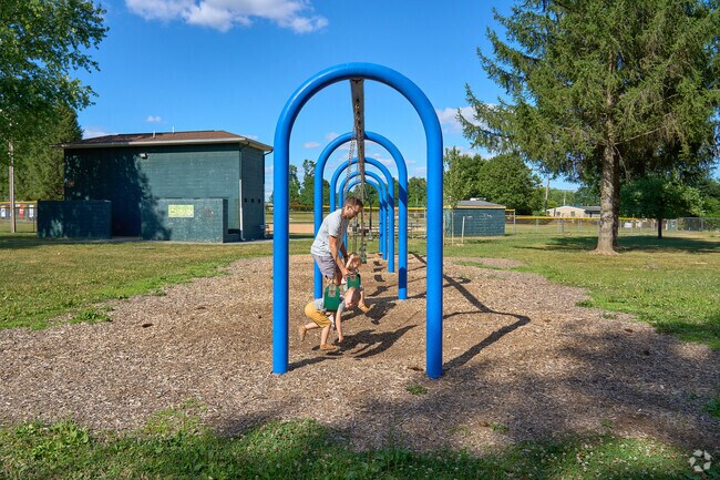 Hellane Park offers playgrounds and green space near Fountainhead-Orchard Hills.