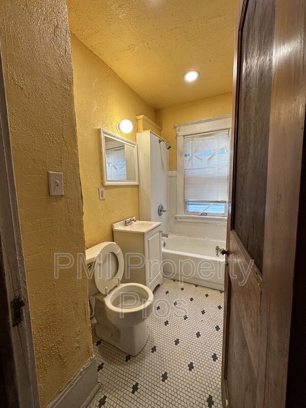 2566 N 41st St, Milwaukee, WI 53210 - photo 3