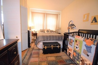 1748 Beacon St Unit 4, Brookline, MA 02445