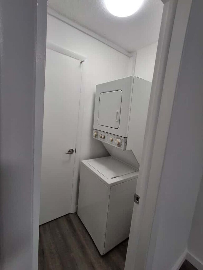 West Point Properties, Hialeah, FL 33012 - photo 7