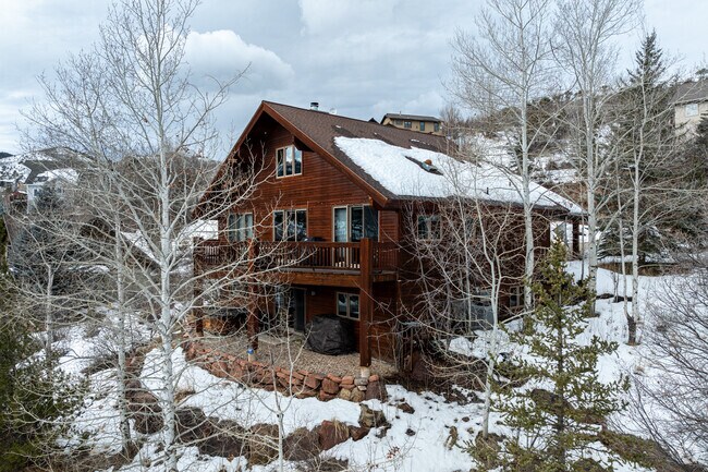 Homes in Summit Park enjoy seclusion and mountain amenities.