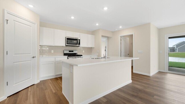 11275 Palmer Lake Run, Fort Wayne, IN 46818 - photo 6