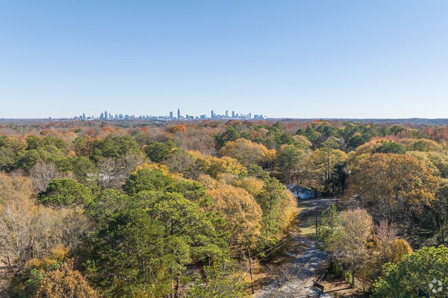Carey Park is a quiet Atlanta suburb with convenience to Downtown amenities.