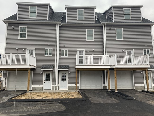 16 Balmforth Ave unit 2, Danbury, CT 06810 - photo 3