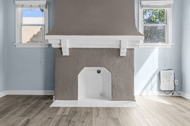 1115 E Broadway unit 3, Long Beach, CA 90802 - photo 3