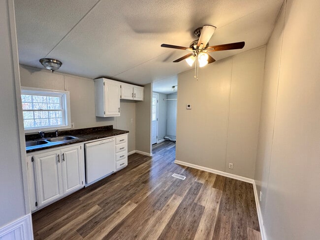 5251 Morgan Creek Rd, Centerville, TN 37033 - photo 3