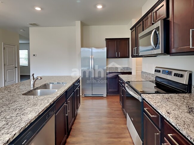 4394 Kendrick Cir, Loganville, GA 30052 - photo 3