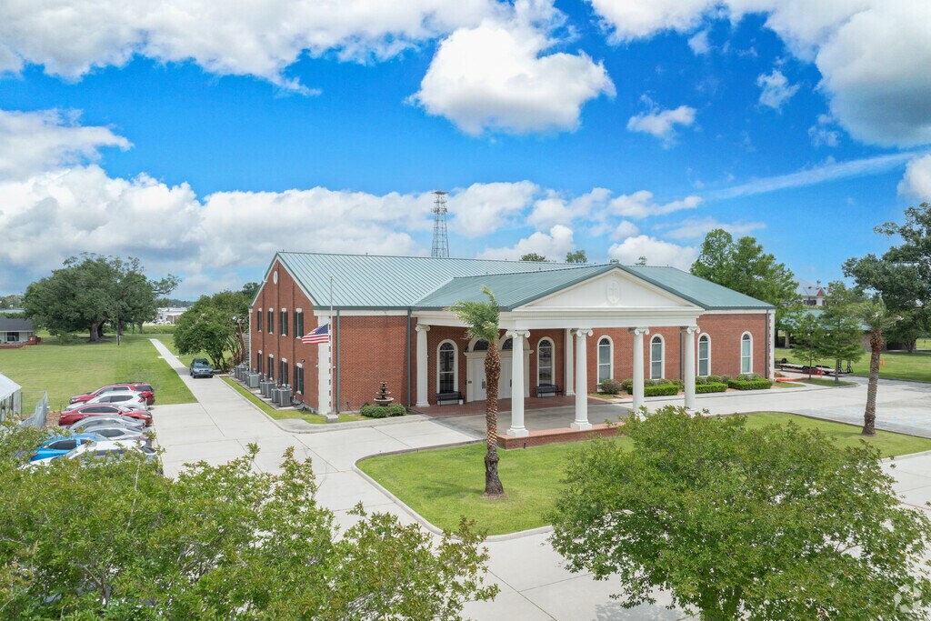 Messiah Montessori School is a private school serving pre-k, elementary, middle and high school students.